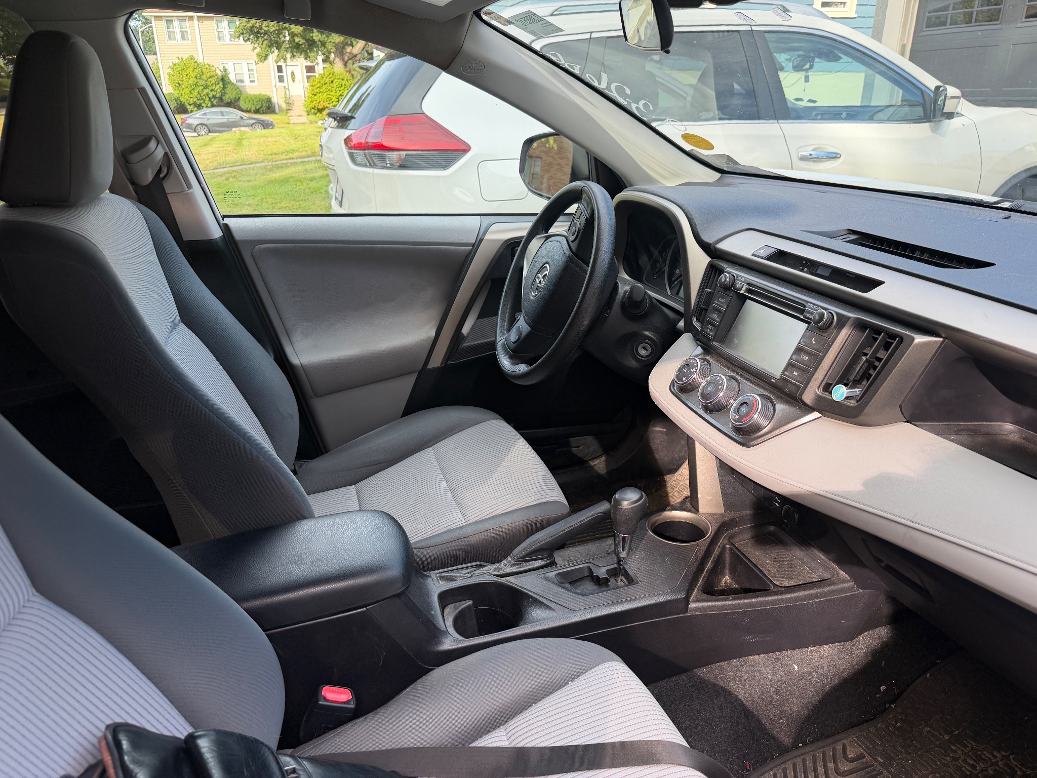 2013 Toyota RAV4 LE - Photo 6