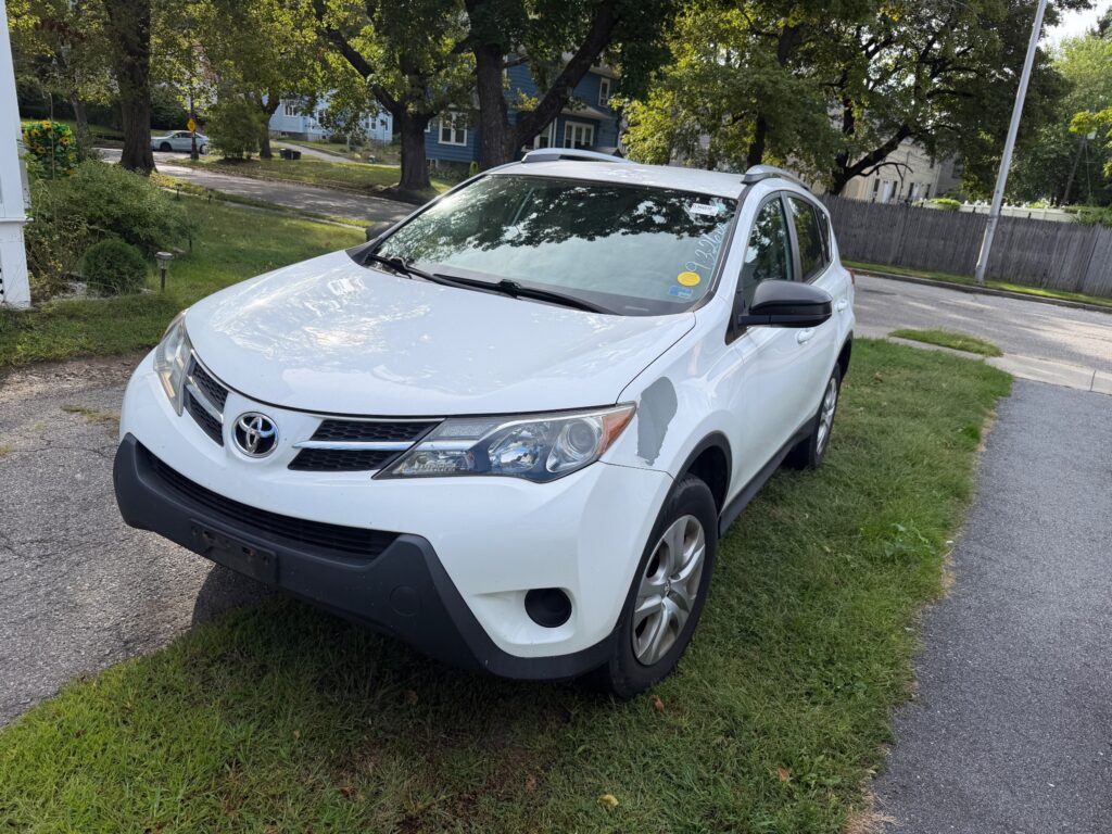 2013 Toyota RAV4 LE - Photo 18
