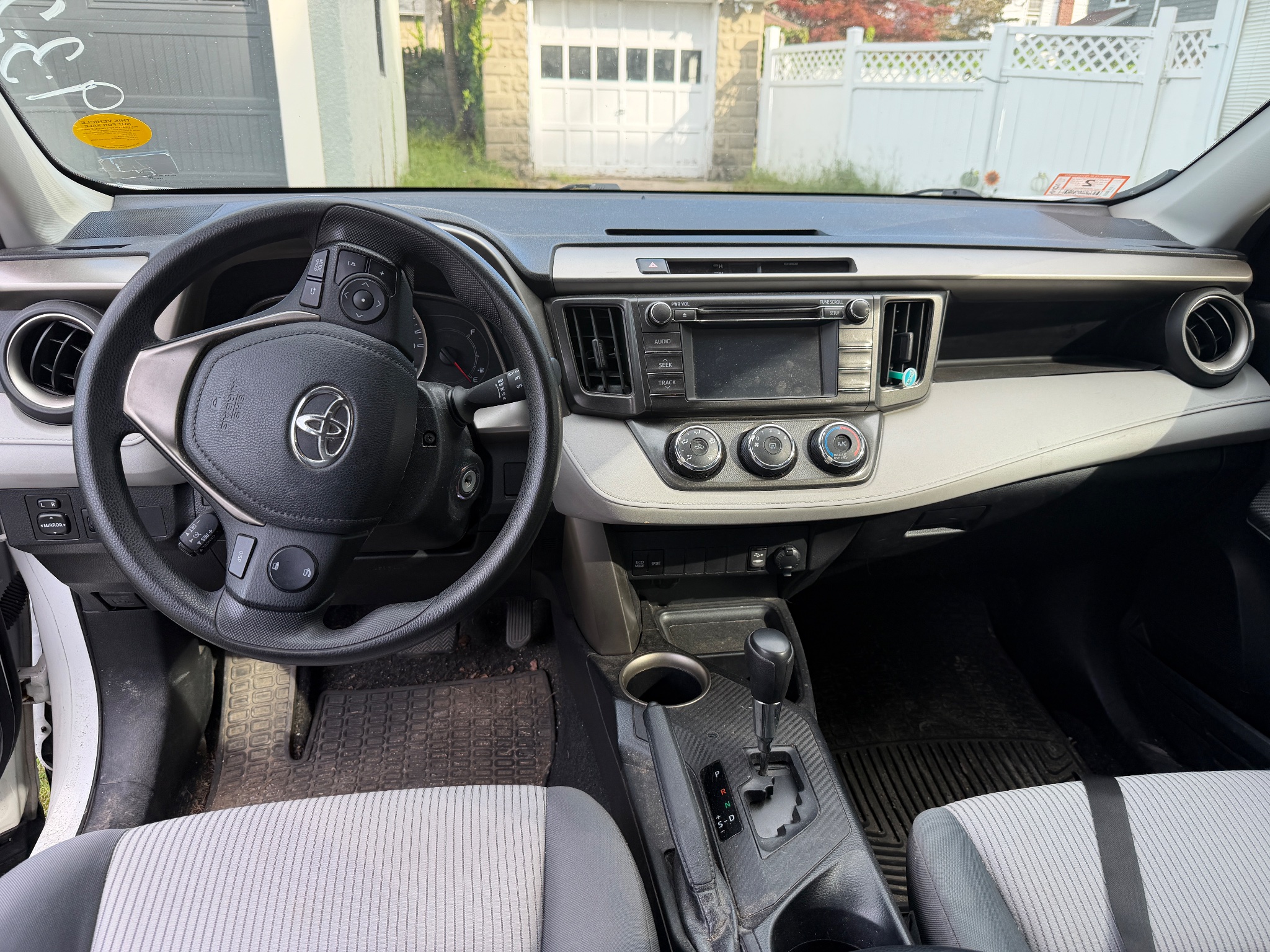 2013 Toyota RAV4 LE - Photo 14