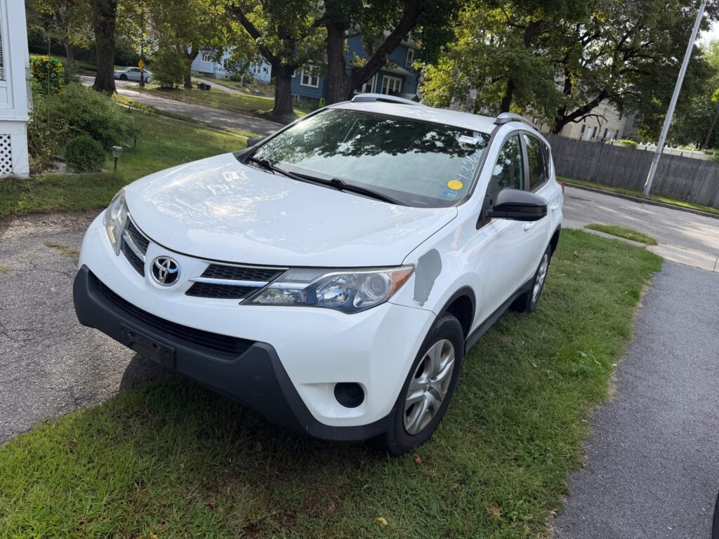 2013 Toyota RAV4 LE - Photo 20