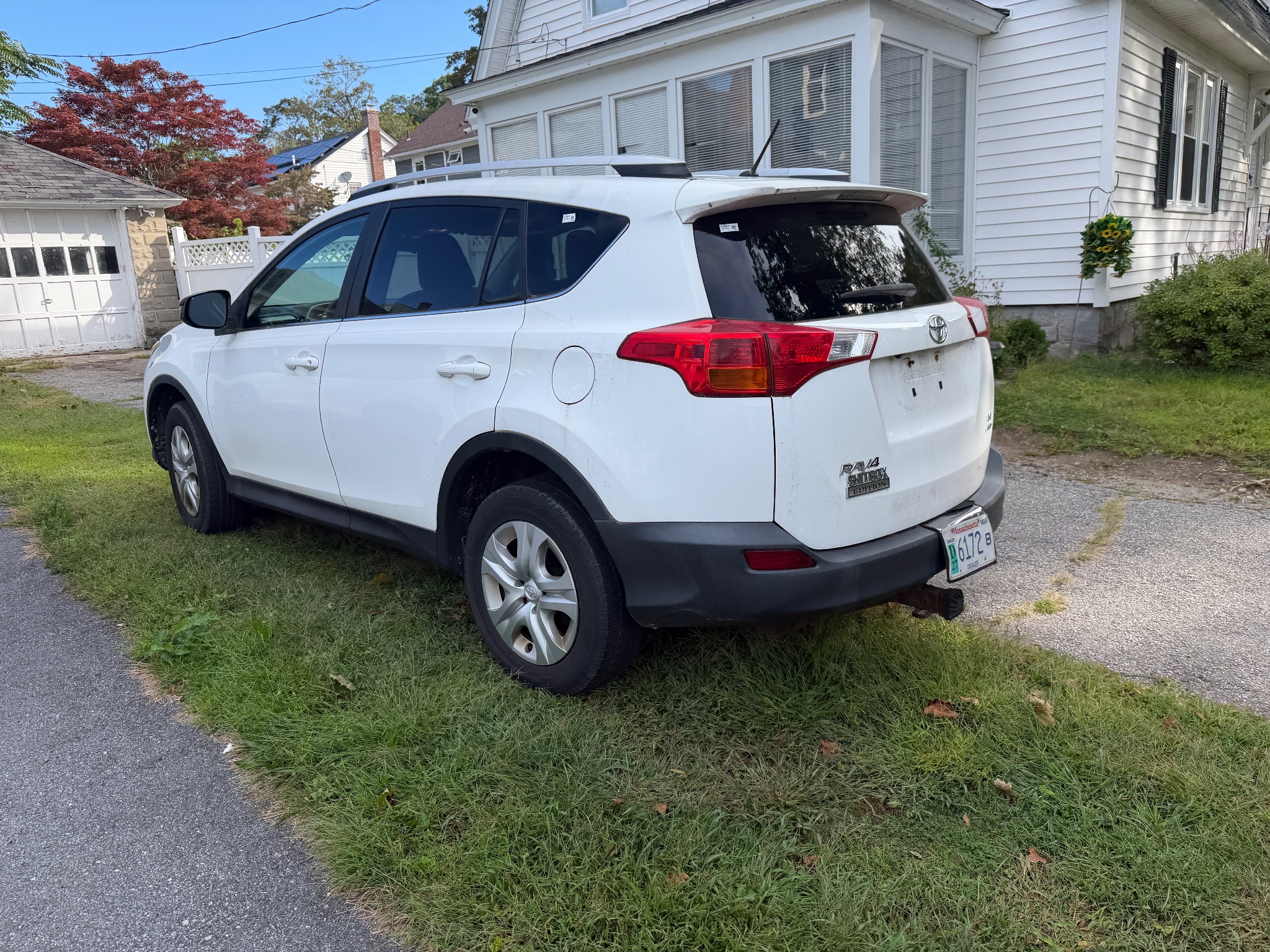 2013 Toyota RAV4 LE - Photo 13