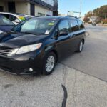 2015 Toyota Sienna XLE &mdash; photo 16