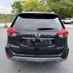 2018 Nissan Rogue SV &mdash; photo 9