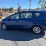 2012 Toyota Prius V ZVW41L &mdash; photo 2